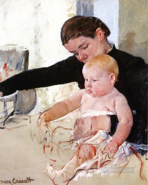 three women at the table by the lamp Painting - Bathing the Young Heir mothers children Mary Cassatt